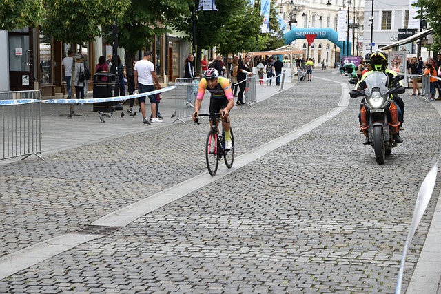 并在争抢中 并在争抢中